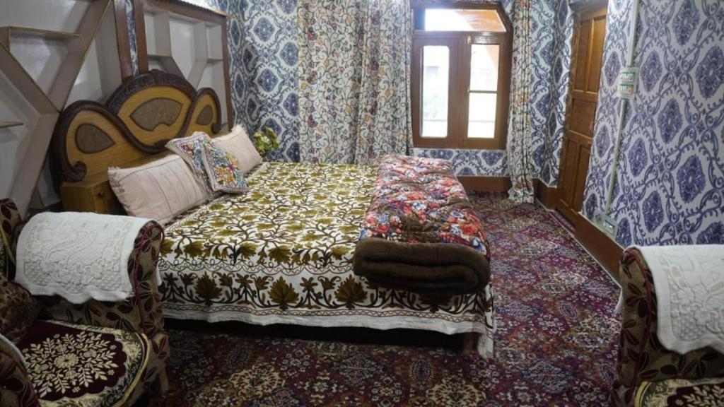 Wani Guest House Gulmarg Exterior photo